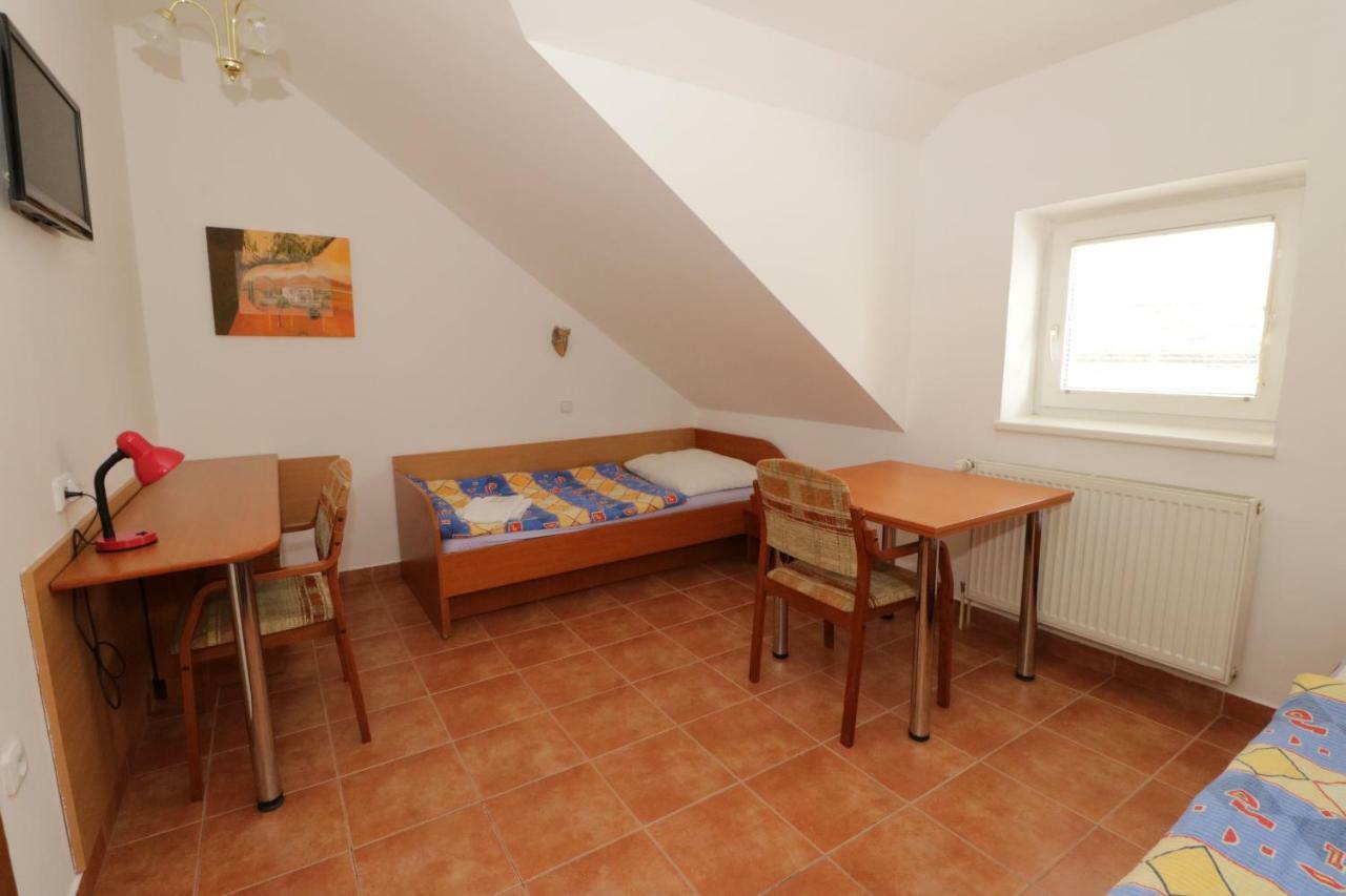 Hotel Penzion Hůrka Dolni Libchavy Exteriér fotografie