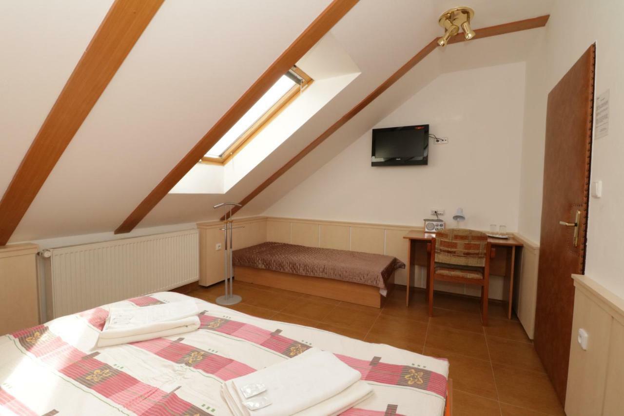 Hotel Penzion Hůrka Dolni Libchavy Exteriér fotografie