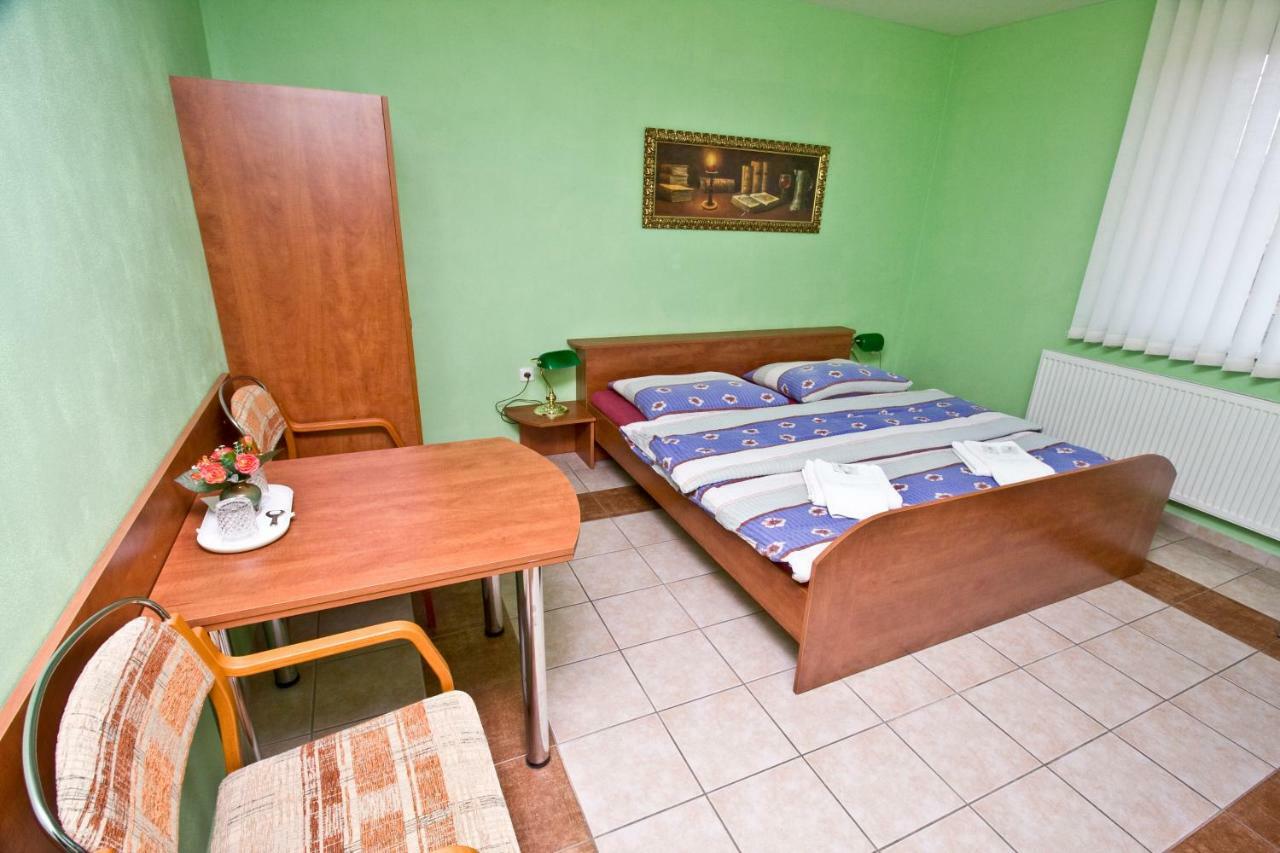 Hotel Penzion Hůrka Dolni Libchavy Exteriér fotografie
