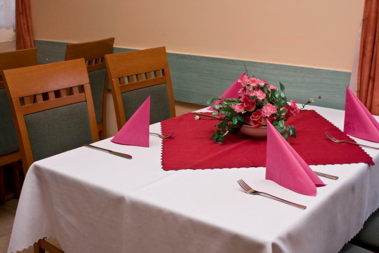 Hotel Penzion Hůrka Dolni Libchavy Exteriér fotografie